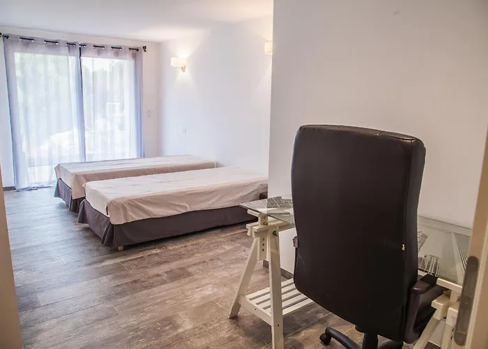 Gialla Порто-Веккіо